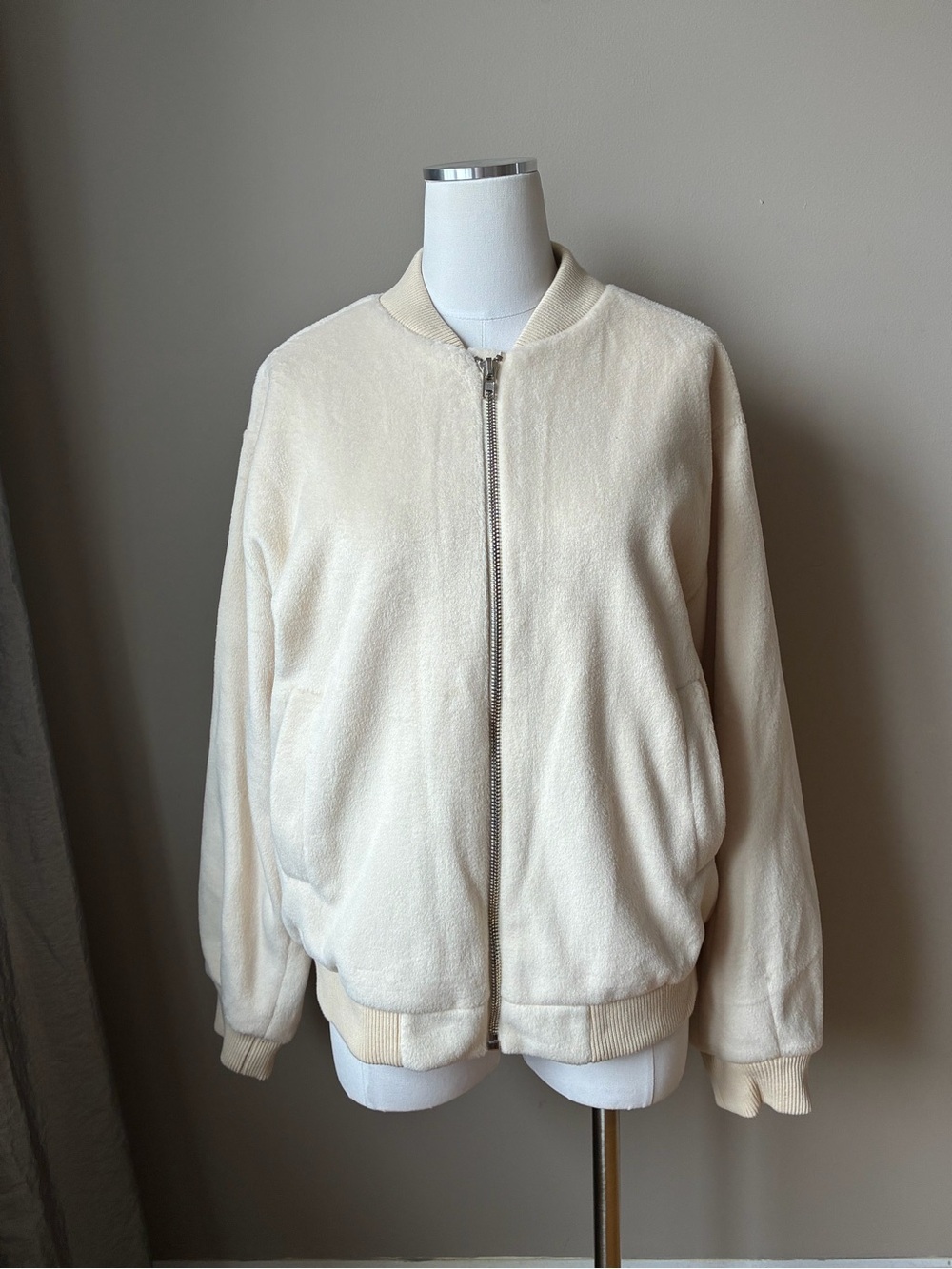 NWT Ivory white fuzzy cozy bomber jacket M